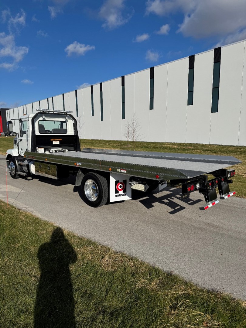 2024 MACK MD6 - USED TRUCKS FLAT BED - image 4